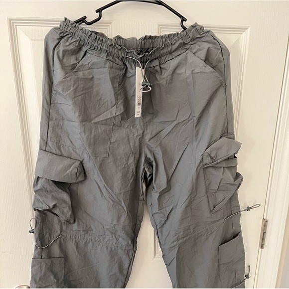 Halara Wind Joggers, High wasted- Size XS. NEVER worn - Picture 1 of 3